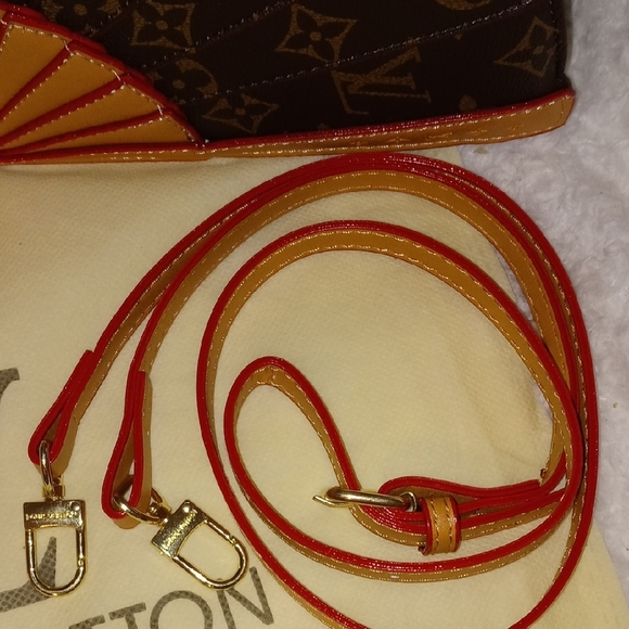 Louis Vuitton Fan-Shaped Mono Brown and Tan Clutch - Picture 7 of 16